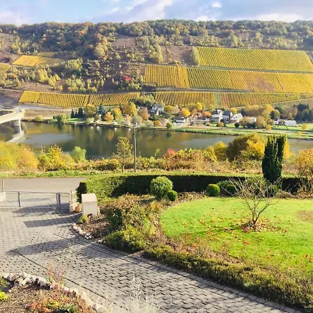 Moselblick * Traben-Trarbach
